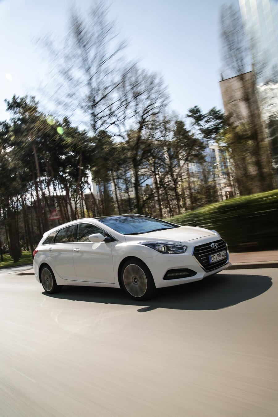  Hyundai i40 Wagon 2015 года  (фото 13 из 30)